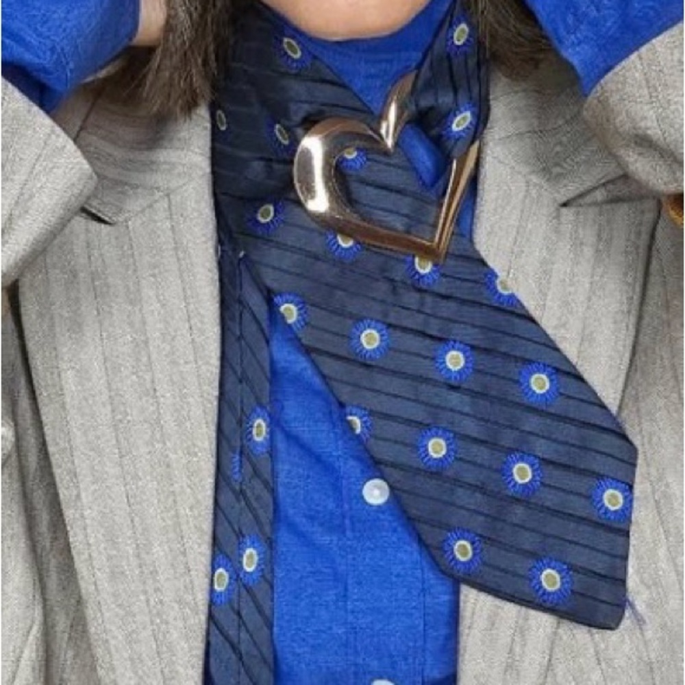 Classic Navy and Black Striped Tie - Picture 6 of 12
